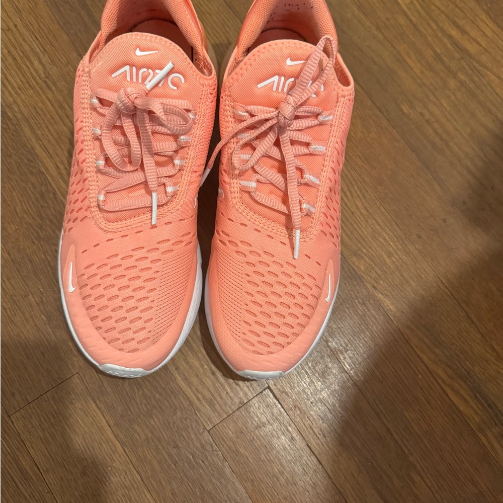 Nike Air Max 270 Coral - Picture 2 of 3